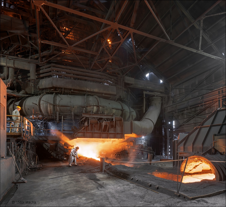 ArcelorMittal Burns Harbor, tapping the blast furnace C
