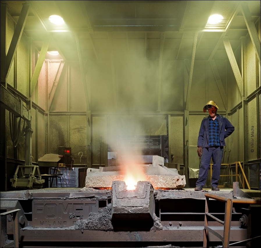 Teksid Poland, by the 25 tons induction furnace