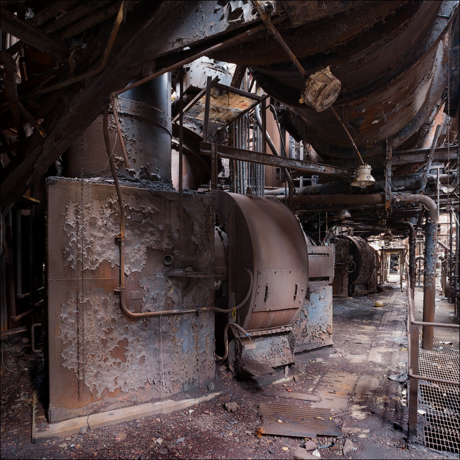 Weirton Steel, passage between the blast furnaces