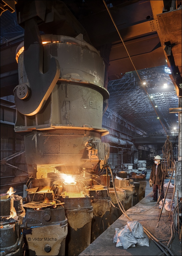 Serov metalurgical plant, ingots teeming